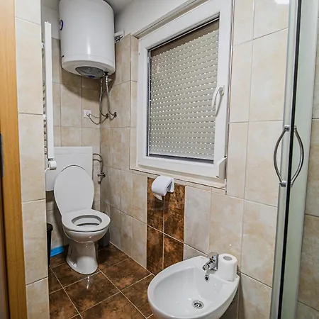 2 Bedroom Tip-top In Terme Catez Ferienhaus *