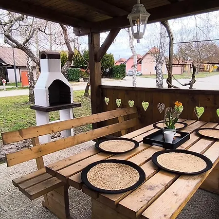 2 Bedroom Tip-top In Terme Catez Ferienhaus *